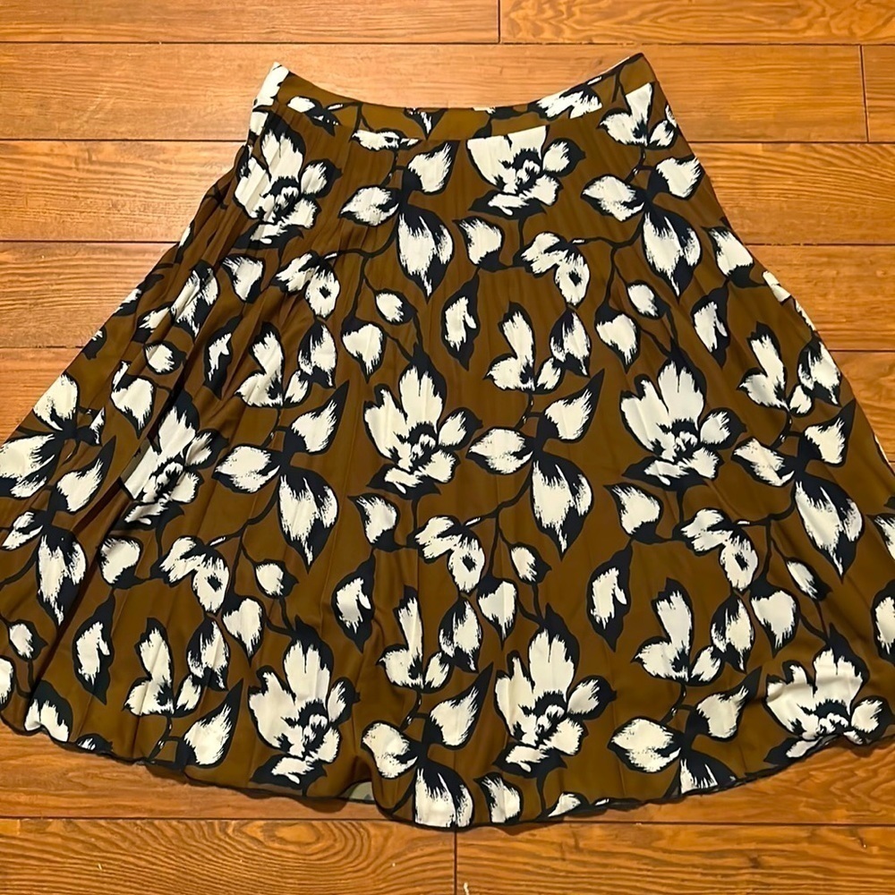 Isle by Melis Kozan skirt